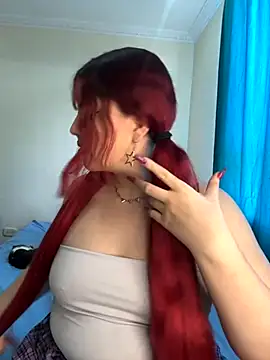 Snapshot of Ivelleee_ chatting on 09/18/25, 07:27 Ivelleee online show from 09/18/25, 07:27