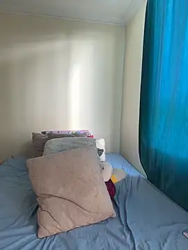 Snapshot of Ivelleee_ chatting on 09/19/25, 09:37 Ivelleee online show from 09/19/25, 09:37