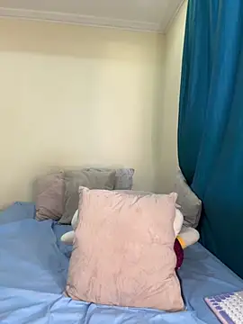 Snapshot of Ivelleee_ chatting on 09/22/25, 10:56 Ivelleee online show from 09/22/25, 10:56