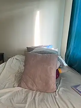 Snapshot of Ivelleee_ chatting on 10/04/25, 09:35 Ivelleee online show from 10/04/25, 09:35