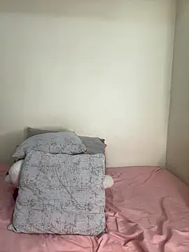 Snapshot of Ivelleee_ chatting on 11/14/25, 09:35 Ivelleee online show from 11/14/25, 09:35