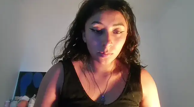 Snapshot of Khalessi-j chatting on 03/13/25, 04:34 Khalessi-j online show from 03/13/25, 04:34