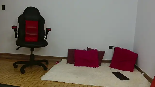 Snapshot of Danilove55 chatting on 10/08/25, 12:30 Danilove55 online show from 10/08/25, 12:30