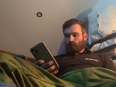 Snapshot of LKC94 chatting on 03/18/25, 04:26 LKC94 online show from 03/18/25, 04:26