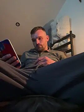 Snapshot of LKC94 chatting on 03/22/25, 01:54 LKC94 online show from 03/22/25, 01:54