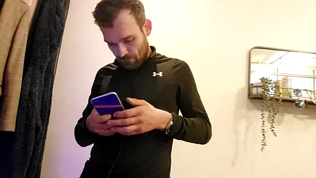 Snapshot of LKC94 chatting on 10/06/25, 12:52 LKC94 online show from 10/06/25, 12:52