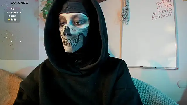 Snapshot of cos_operator chatting on 10/30/25, 07:14 cos operator online show from 10/30/25, 07:14