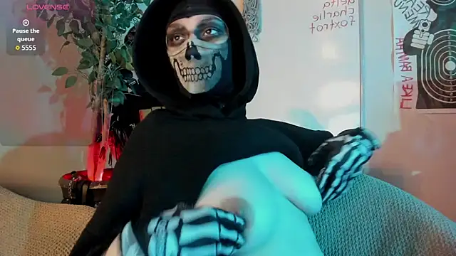 Snapshot of cos_operator chatting on 11/07/25, 07:47 cos operator online show from 11/07/25, 07:47