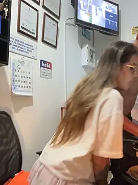 Snapshot of Lola_Terry chatting on 03/11/25, 05:27 Lola Terry online show from 03/11/25, 05:27