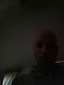 Snapshot of svenpfeifer chatting on 01/14/26, 02:12 svenpfeifer online show from 01/14/26, 02:12