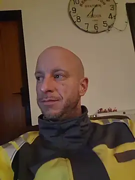 Snapshot of svenpfeifer chatting on 02/02/26, 05:33 svenpfeifer online show from 02/02/26, 05:33
