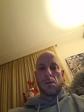 Snapshot of svenpfeifer chatting on 02/03/26, 02:53 svenpfeifer online show from 02/03/26, 02:53