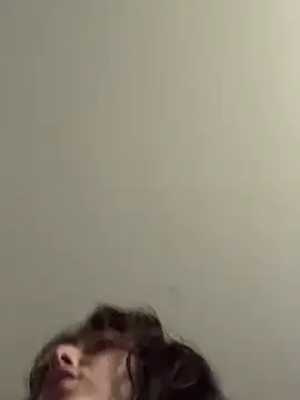 Snapshot of 2brokegirlz chatting on 03/12/25, 04:02 2brokegirlz online show from 03/12/25, 04:02