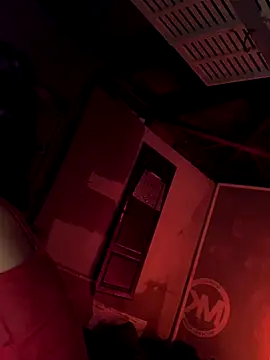 Snapshot of 2brokegirlz chatting on 12/15/25, 07:34 2brokegirlz online show from 12/15/25, 07:34