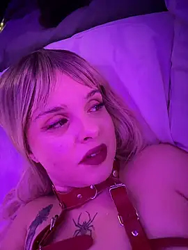 Snapshot of LoganPeny chatting on 11/07/25, 08:14 LoganPeny online show from 11/07/25, 08:14