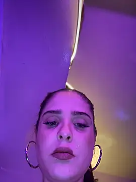 Snapshot of LoganPeny chatting on 11/12/25, 05:19 LoganPeny online show from 11/12/25, 05:19