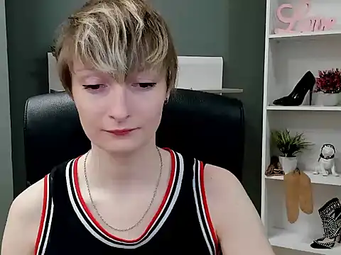 Snapshot of hottieBlair chatting on 09/23/25, 06:16 hottieBlair online show from 09/23/25, 06:16