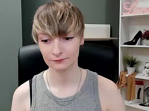 Snapshot of hottieBlair chatting on 10/01/25, 06:08 hottieBlair online show from 10/01/25, 06:08