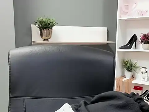 Snapshot of hottieBlair chatting on 10/29/25, 07:21 hottieBlair online show from 10/29/25, 07:21