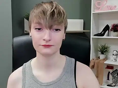 Snapshot of hottieBlair chatting on 11/04/25, 07:18 hottieBlair online show from 11/04/25, 07:18