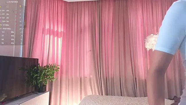 NormaCusson online show from 09/16/25, 07:20