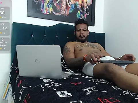 BladeFoxxx1 online show from 09/10/25, 04:56