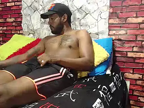 BladeFoxxx1 online show from 07/05/26, 10:44