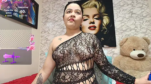 Snapshot of nataliaesmith_24 chatting on 10/20/25, 05:35 nataliaesmith 24 online show from 10/20/25, 05:35