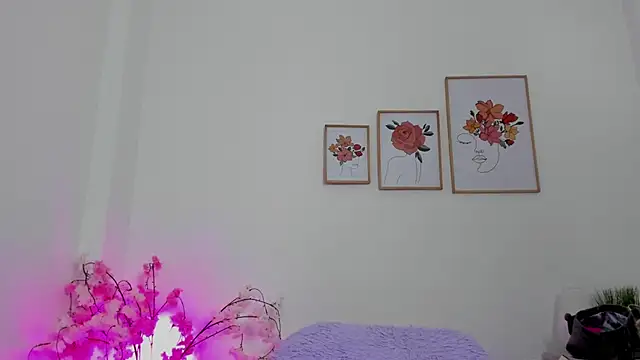 Snapshot of alana_111 chatting on 10/10/25, 03:05 alana 111 online show from 10/10/25, 03:05