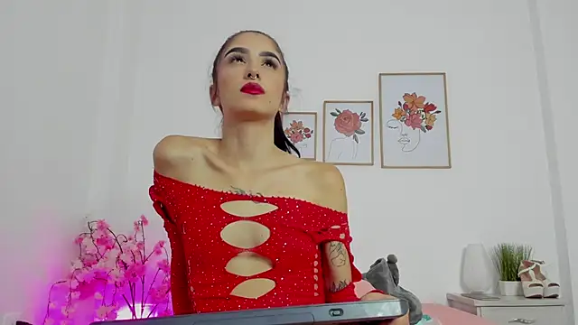 Snapshot of alana_111 chatting on 10/11/25, 02:55 alana 111 online show from 10/11/25, 02:55