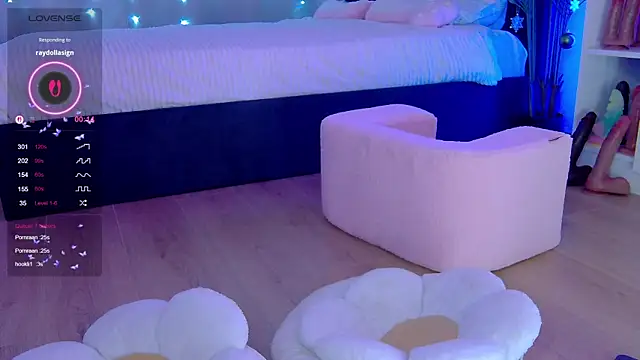 Snapshot of Say_luna chatting on 12/14/25, 07:40 Say luna online show from 12/14/25, 07:40