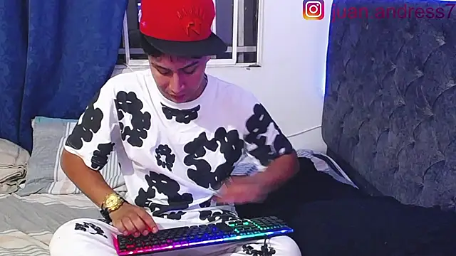 Stone grey1  online show from 11/27/25, 06:59