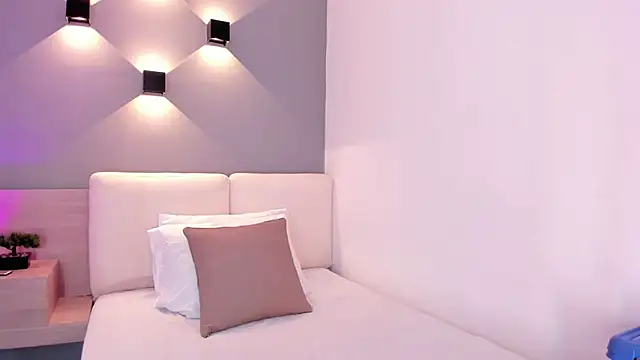 karol white  online show from 05/20/26, 04:18