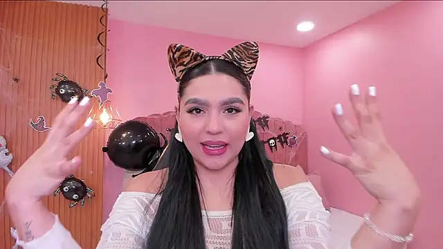 eva sainnt online show from 10/05/25, 03:54