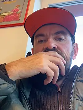 Snapshot of Rimmingtop chatting on 11/25/25, 01:11 Rimmingtop online show from 11/25/25, 01:11