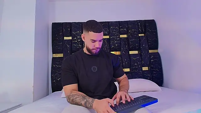 chris blake   online show from 11/26/25, 06:09