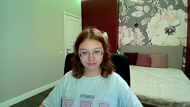 Snapshot of AngelinaLow chatting on 09/30/25, 11:26 AngelinaLow online show from 09/30/25, 11:26