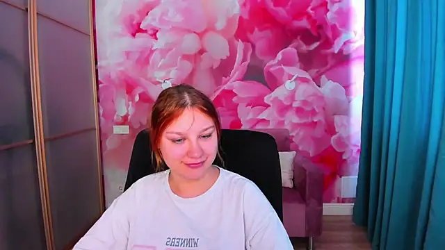 AngelinaLow online show from 05/15/26, 11:28
