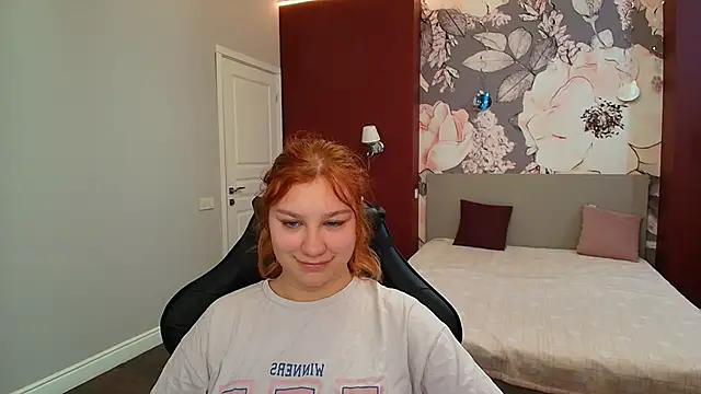 AngelinaLow online show from 06/05/26, 11:27
