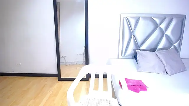 Snapshot of goldenn_ass1 chatting on 11/21/25, 04:11 goldenn ass1 online show from 11/21/25, 04:11