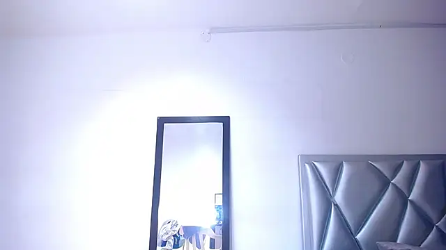 Snapshot of goldenn_ass1 chatting on 11/28/25, 04:37 goldenn ass1 online show from 11/28/25, 04:37