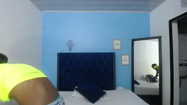 Snapshot of goldenn_ass1 chatting on 12/01/25, 11:43 goldenn ass1 online show from 12/01/25, 11:43