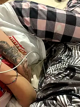 Snapshot of LexieB chatting on 11/04/25, 04:50 LexieB online show from 11/04/25, 04:50