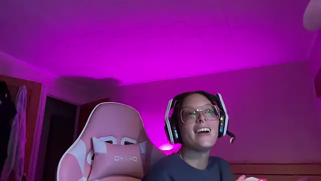 SpaceCowWhore online show from 09/21/25, 12:45