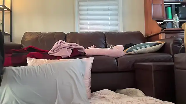 SpaceCowWhore online show from 10/01/25, 12:11