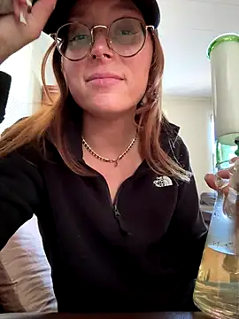 SpaceCowWhore online show from 10/09/25, 04:27