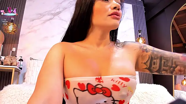 Snapshot of palomabela chatting on 11/21/25, 08:40 palomabela online show from 11/21/25, 08:40