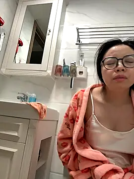 aa520uv online show from 11/11/25, 01:05