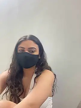 Lolaa  Sharma online show from 03/22/25, 06:36
