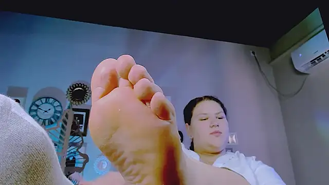 FlorenceAnderson online show from 10/07/25, 08:33